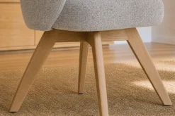 Drehbarer Stuhl WALKÜRE beige natur Eichenholz mit Taschenfederkern und Armlehne